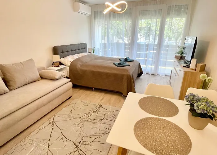 아파트 Bella Stella 블로톤퓌레드